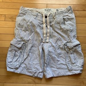 Men’s Abercrombie & Fitch cargo shorts, size 36.